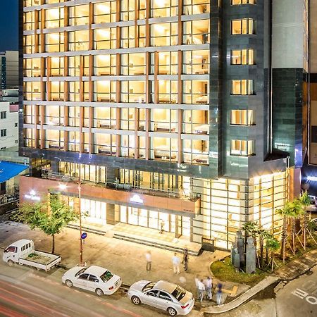 Days Hotel Jeju Seogwipo Ocean Екстериор снимка