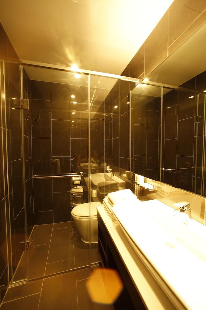 Days Hotel Jeju Seogwipo Ocean Екстериор снимка