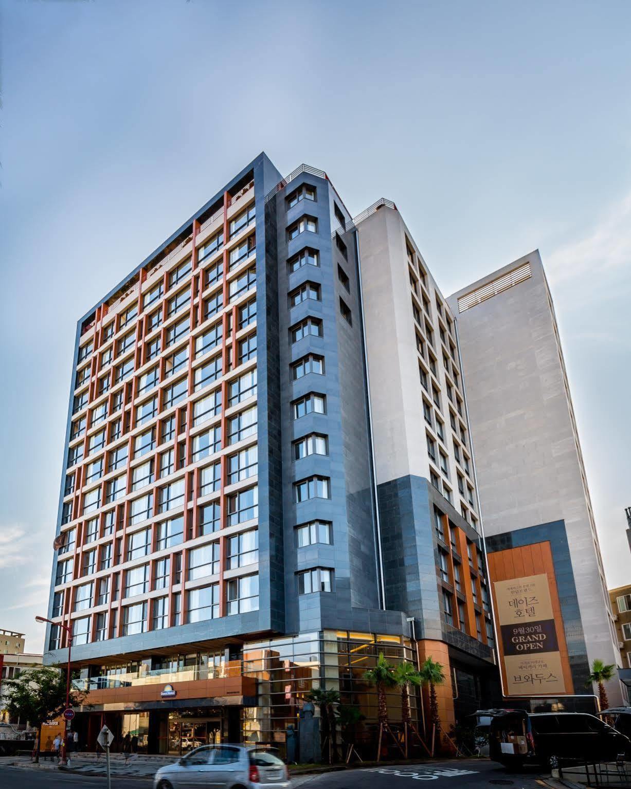 Days Hotel Jeju Seogwipo Ocean Екстериор снимка