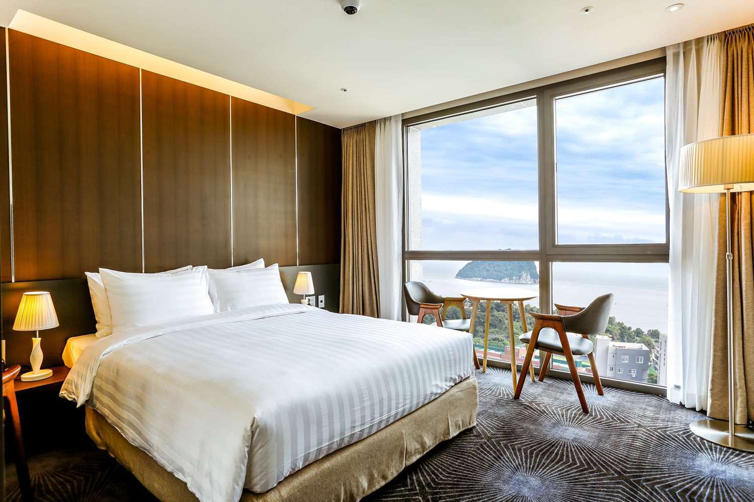Days Hotel Jeju Seogwipo Ocean Екстериор снимка