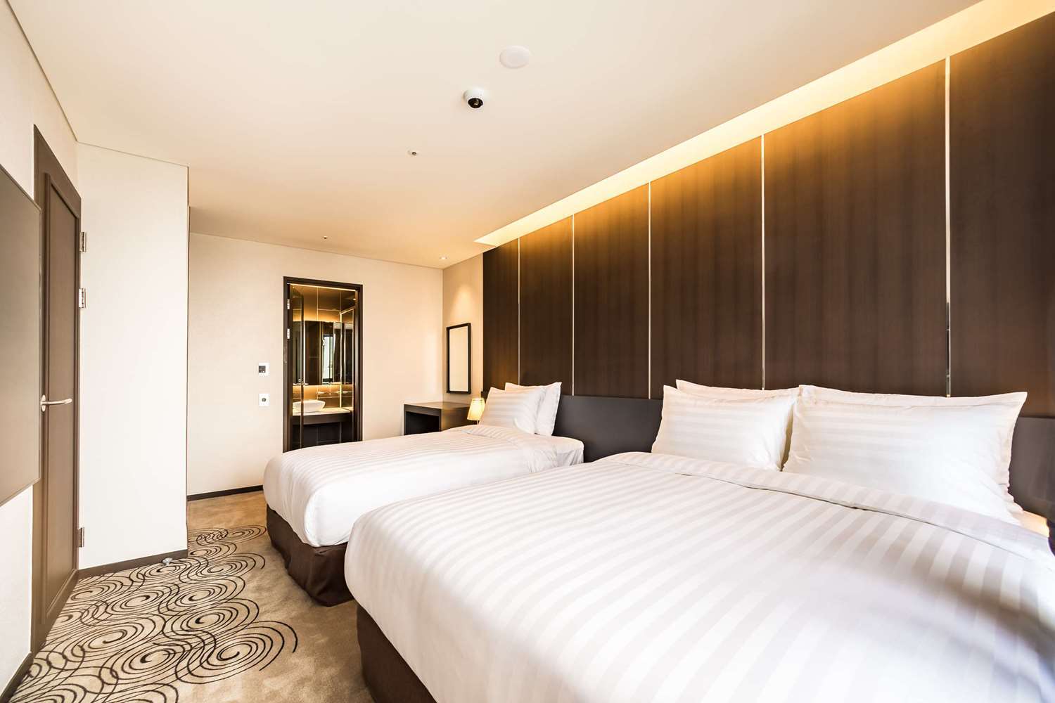 Days Hotel Jeju Seogwipo Ocean Екстериор снимка